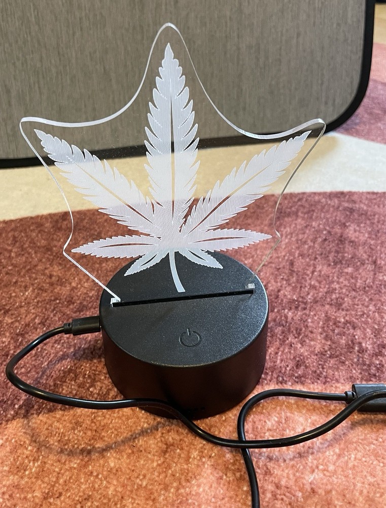 420 Leaf 3D LED Table Lamp/Night Light