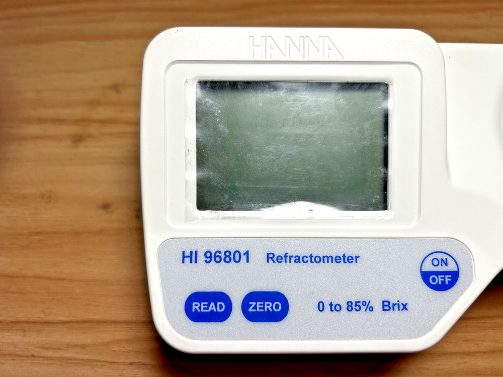 HANNA INSTRUMENTS DIGITAL REFRACTOMETER FOR SUGAR ANALYSIS HI96801