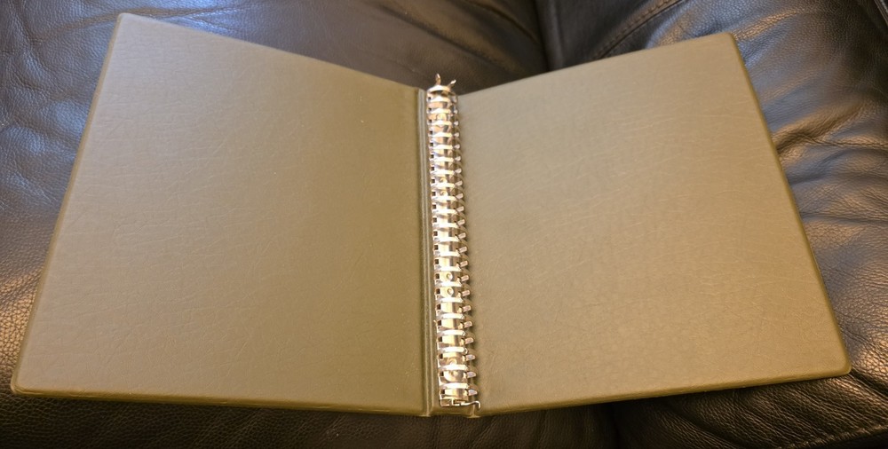 Vintage Multi Ring Nice Quality Olive Padded Stamp Album Empty