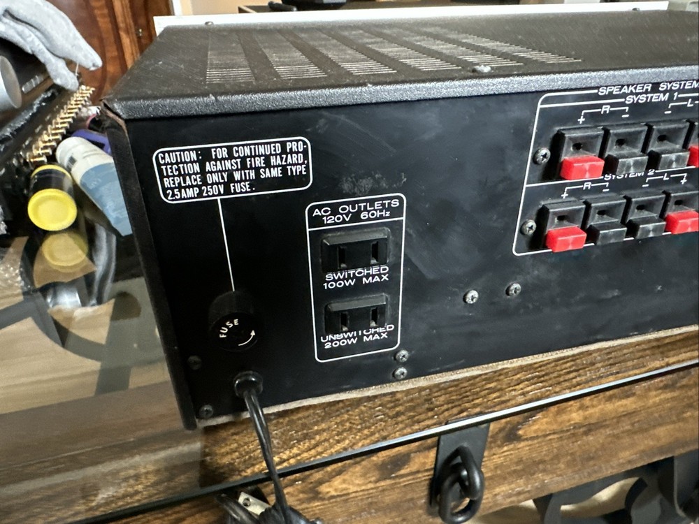 Marantz 1060B Integrated Stereo Amplifier