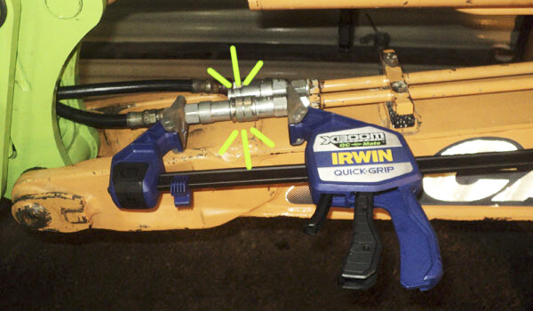 QC-Mate 12-in Hydraulic Quick Coupler Connect Under Pressure Clamp