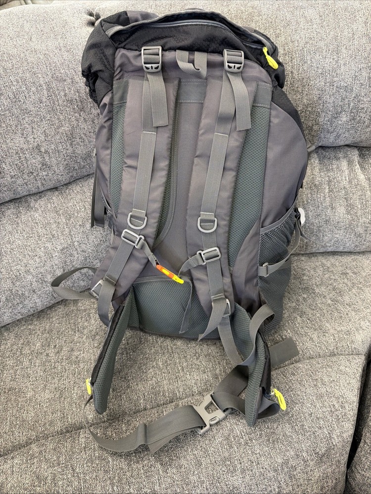 Soilder Blade 60 Electron Hiking Backpack Excellent Condition Adjustable Large