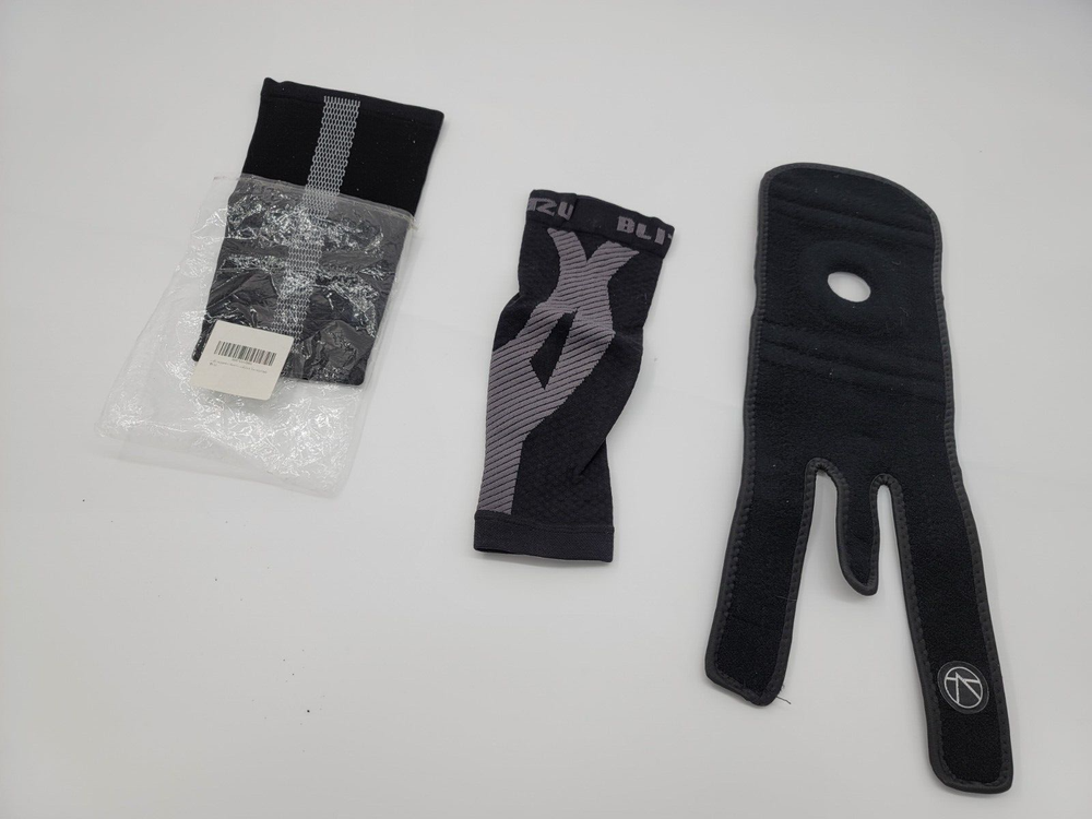 3 Athletic plus knee Wraps Supports Training body Ect.