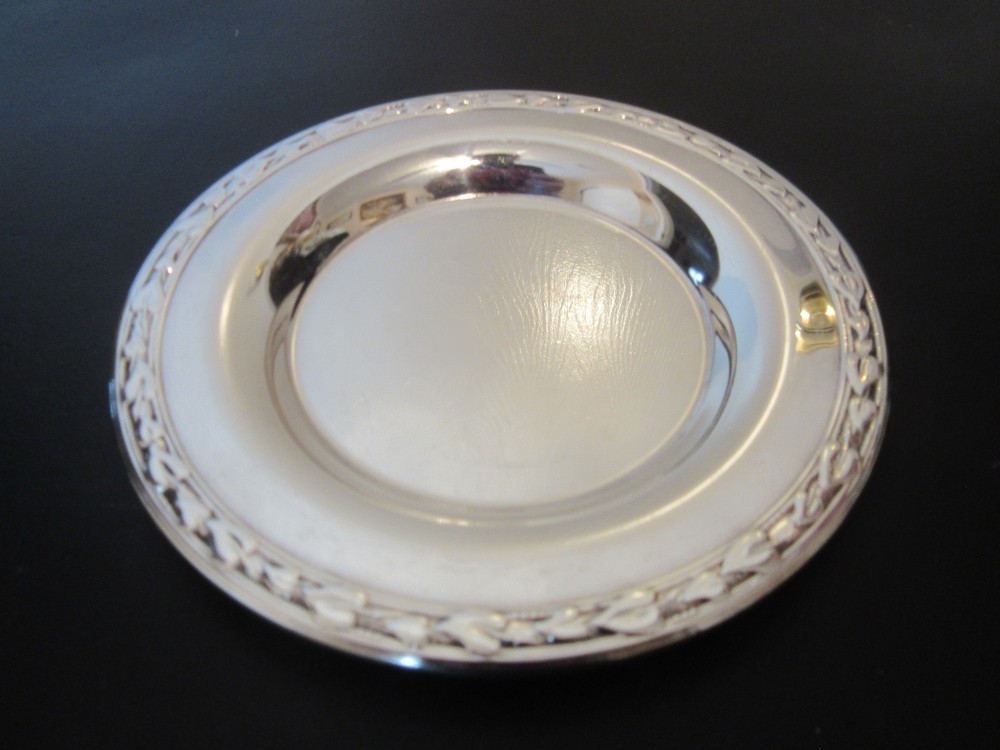 Vintage - 5½" Oneida Small Silver Plated Dish Plate Leaf Scroll Around Edge