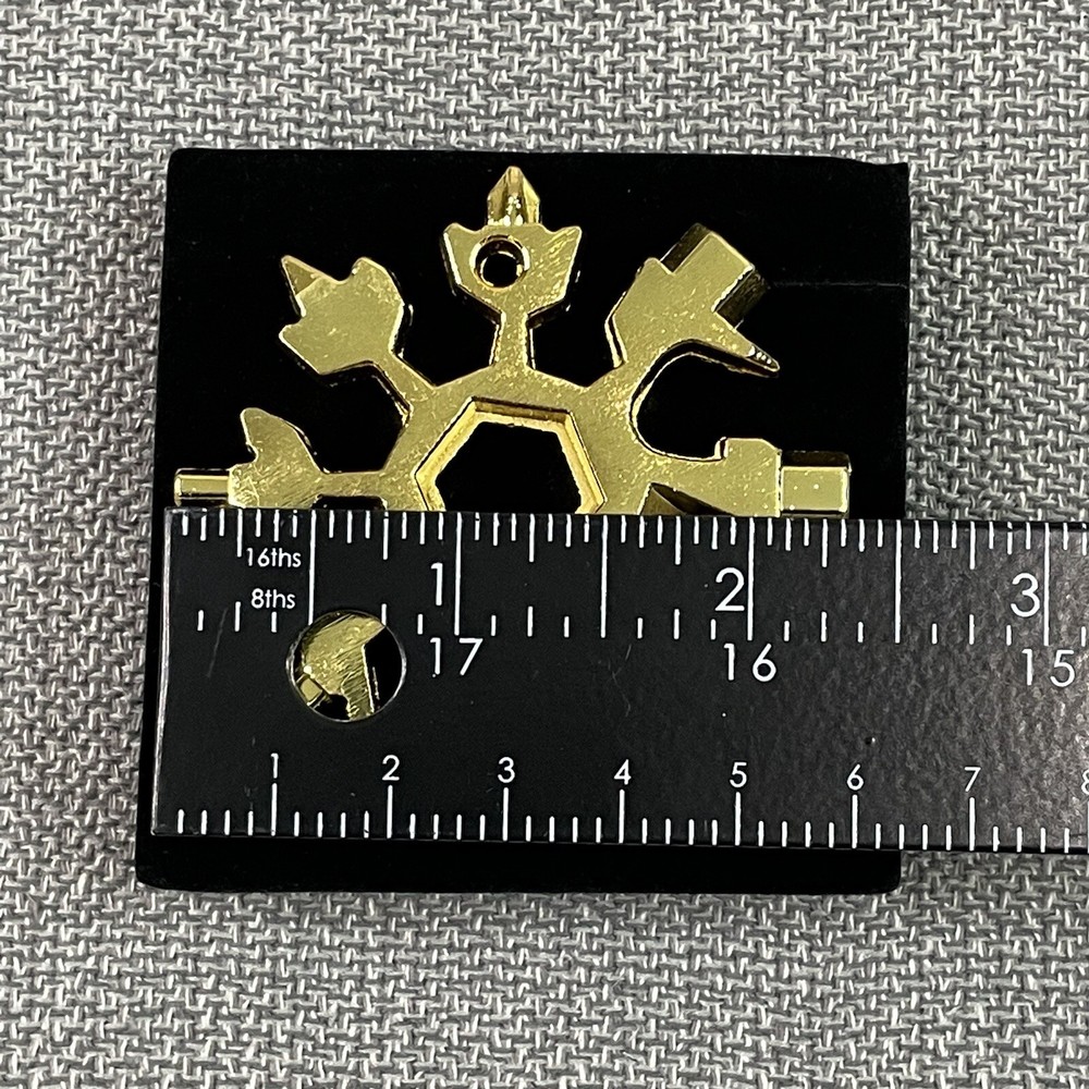 Decorative Metal Cutout Snowflake Keychain Multi Tool / Snowboarding Screwdriver