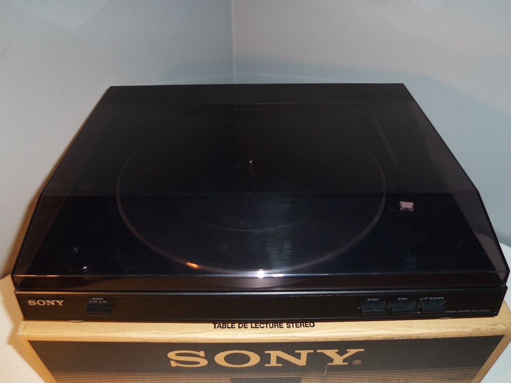 Sony PS-LX250H Automatic Stereo Turntable System Record Player w/ Box (READ)