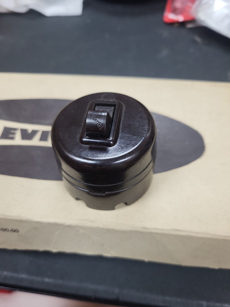 old brown Toggle Swith Surface-mounted Light Switch