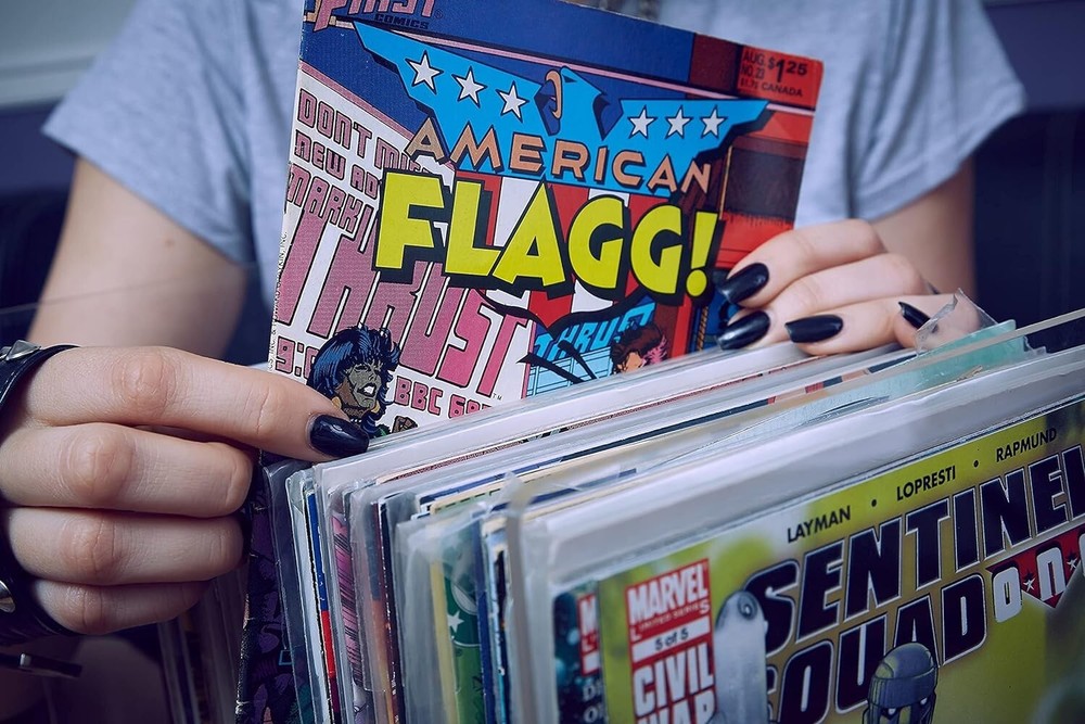 Comic Book Showcase Storage Case - Spacious - Stores 150 Issues - 14.5x8