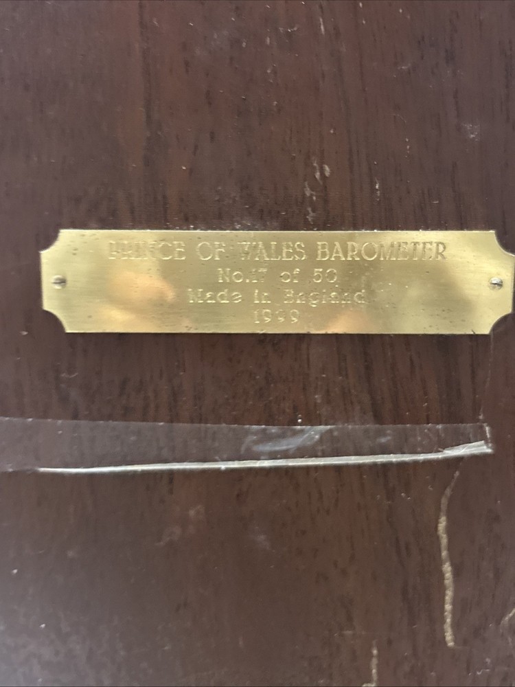 Reproduction Russell barometer