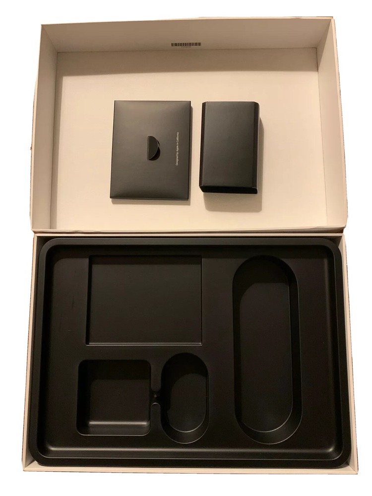 Apple notebook 13" High-performance BOX ONLY A1502