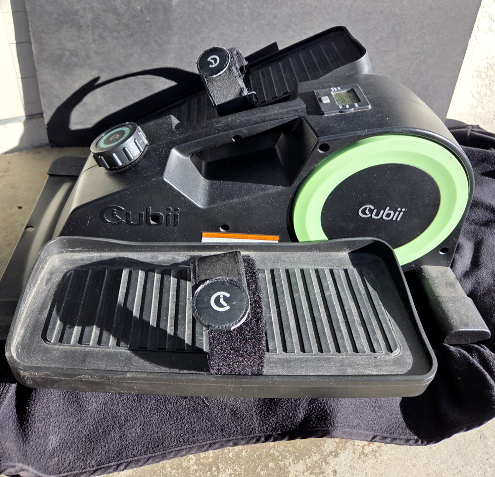 Cubii JR2 Floor Elliptical - Black