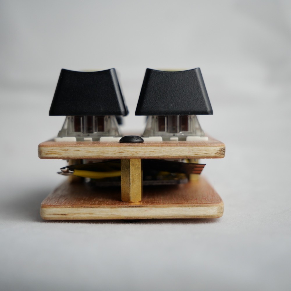 madMidiMini Compact Midi Controller with 2 Note Buttons 2 Potentiometers and LED