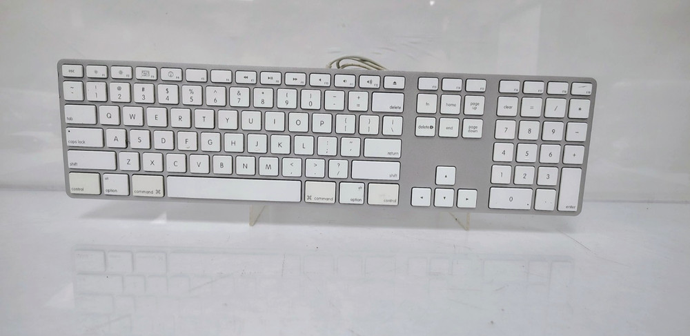 Apple A1243 Wired USB Keyboard Fully Functional