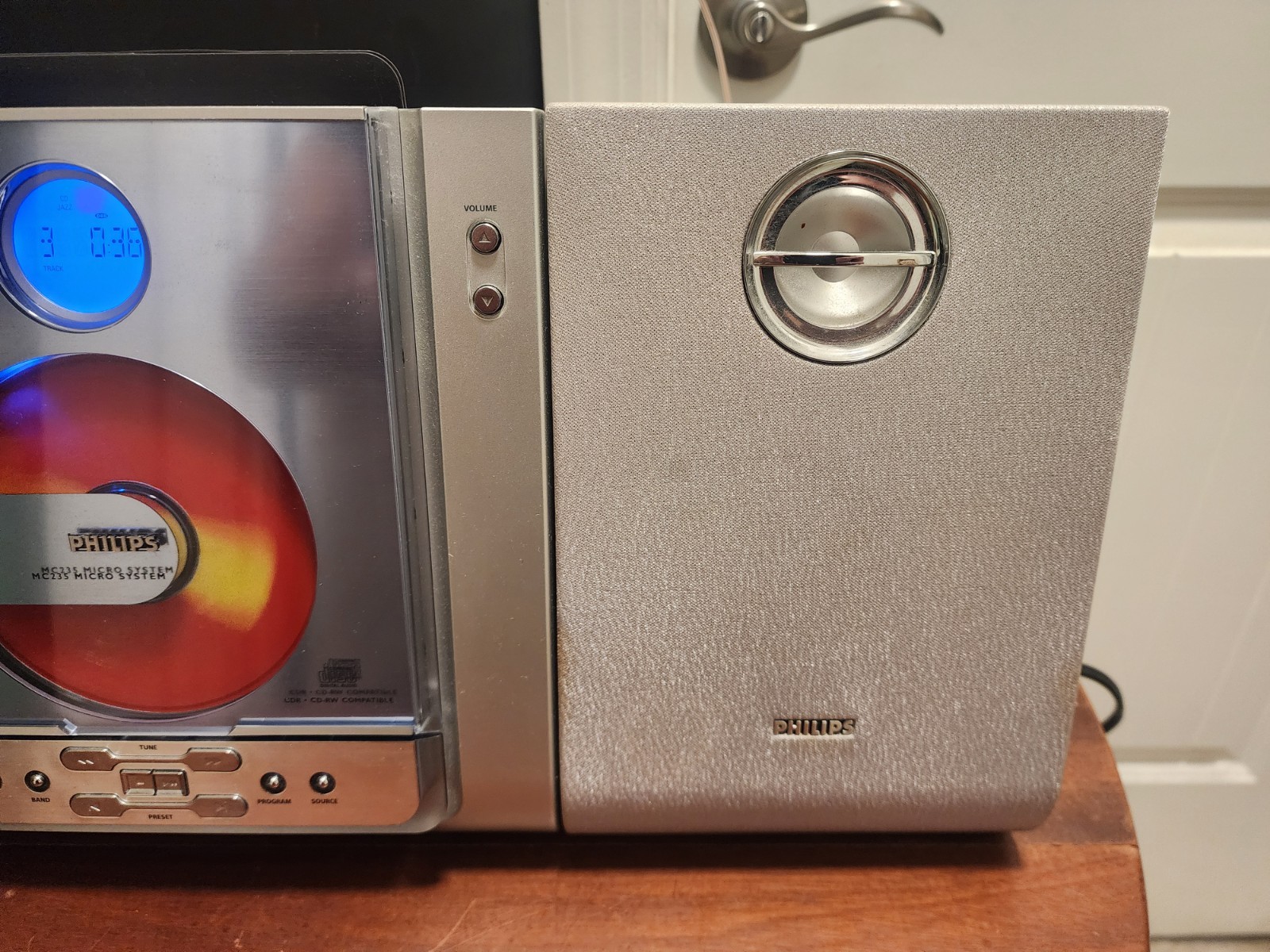 Philips Micro System MC235/37 CD Player AM/FM Radio Stereo No Remote