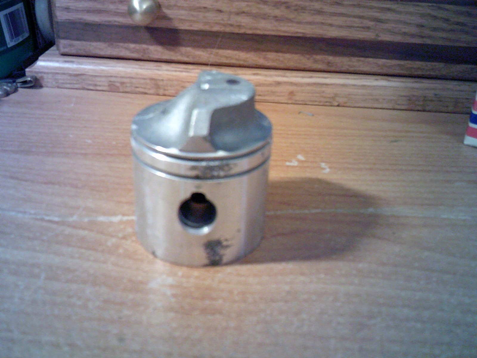 NEW OMC OEM Johnson / Evinrude PISTON / WRIST PIN WITH BEARING 391526 9.9/15 HP