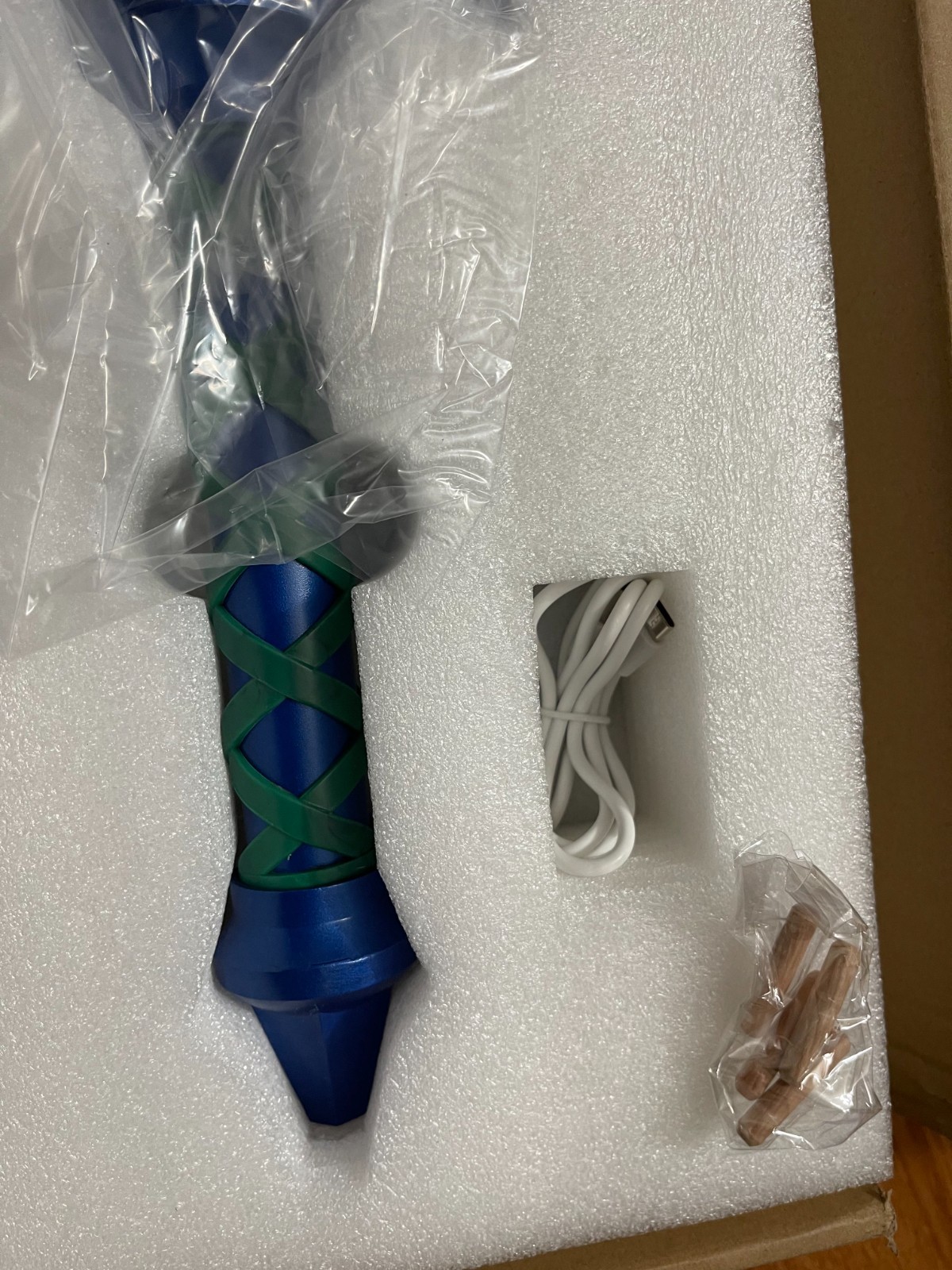 Zelda master Sword, 27 Inches Rechargeable Pre-Assembled Plastic Light Up
