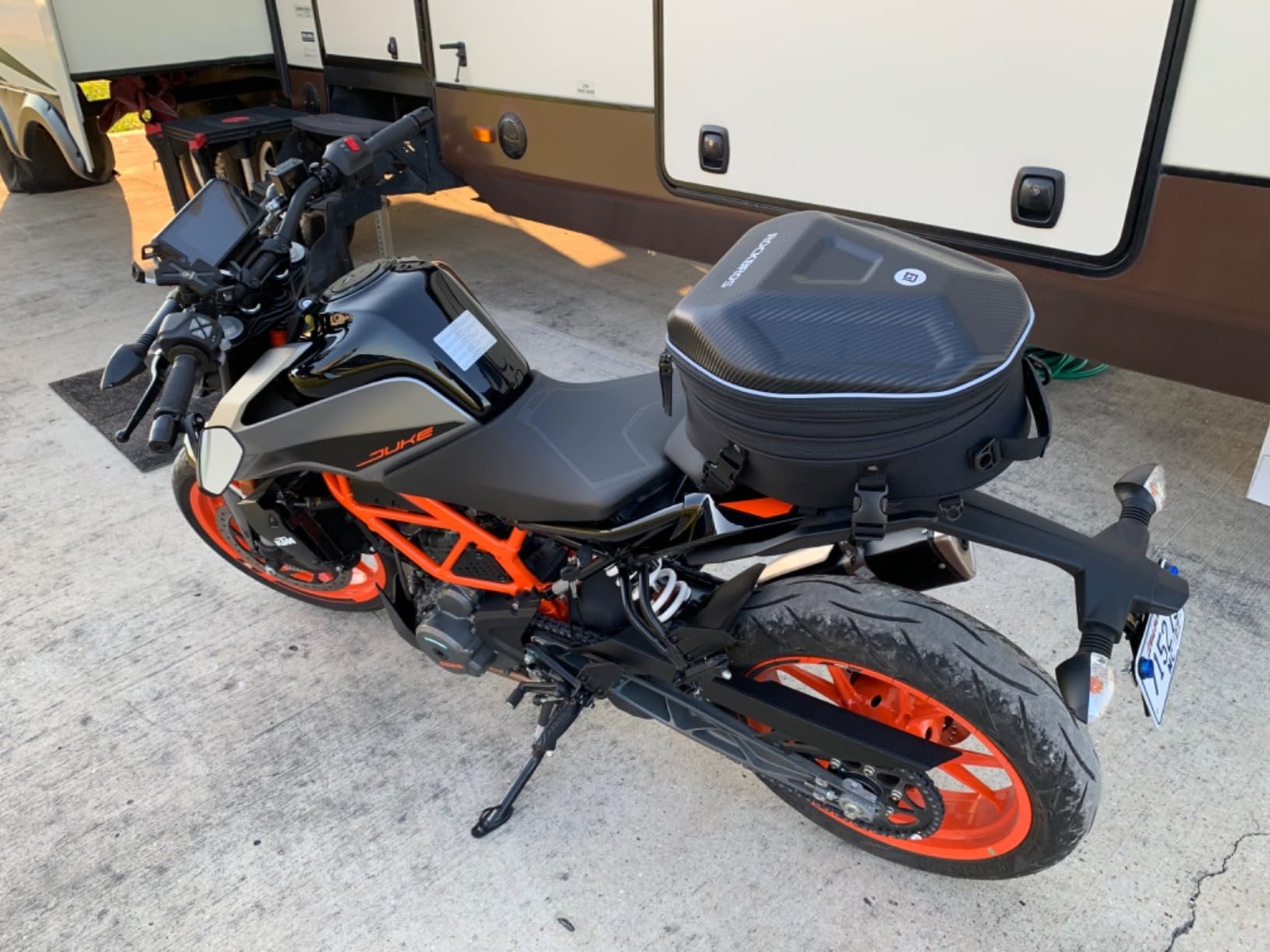 ROCKBROS Rear Bag Waterproof Hard Shell Motorcycle Expandable Durable Waterproof