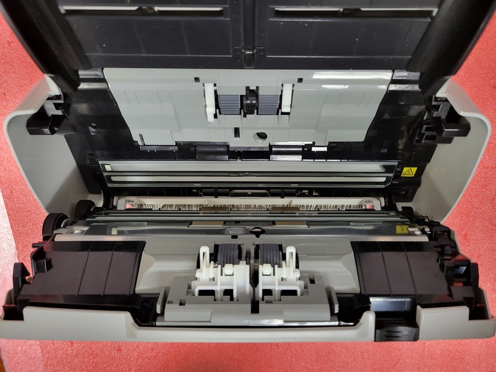 Fujitsu Fi-6130Z Duplex Desktop Document Scanner | O215