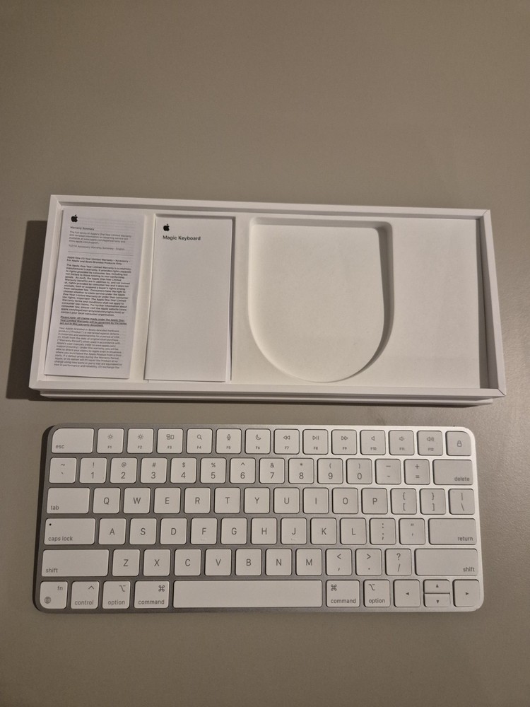 Apple Wireless Compact Magic Keyboard & Magic Trackpad QWERTY Built-In Battery