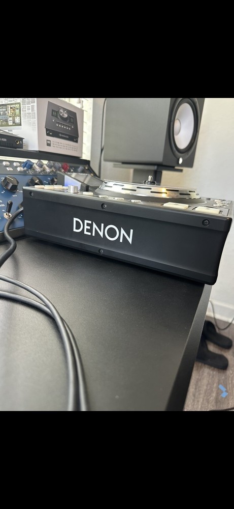 Denon DN-HS5500 2 deck in 1 Turntable Media Player Controller MIDI Controller