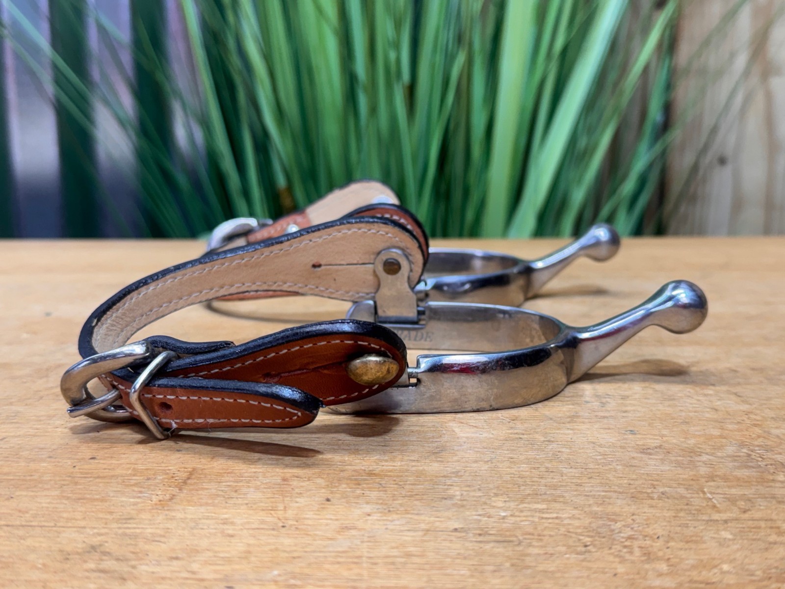 Ladies / Youth Short Shank BALL END Western Spurs w Light Oil Leather Straps