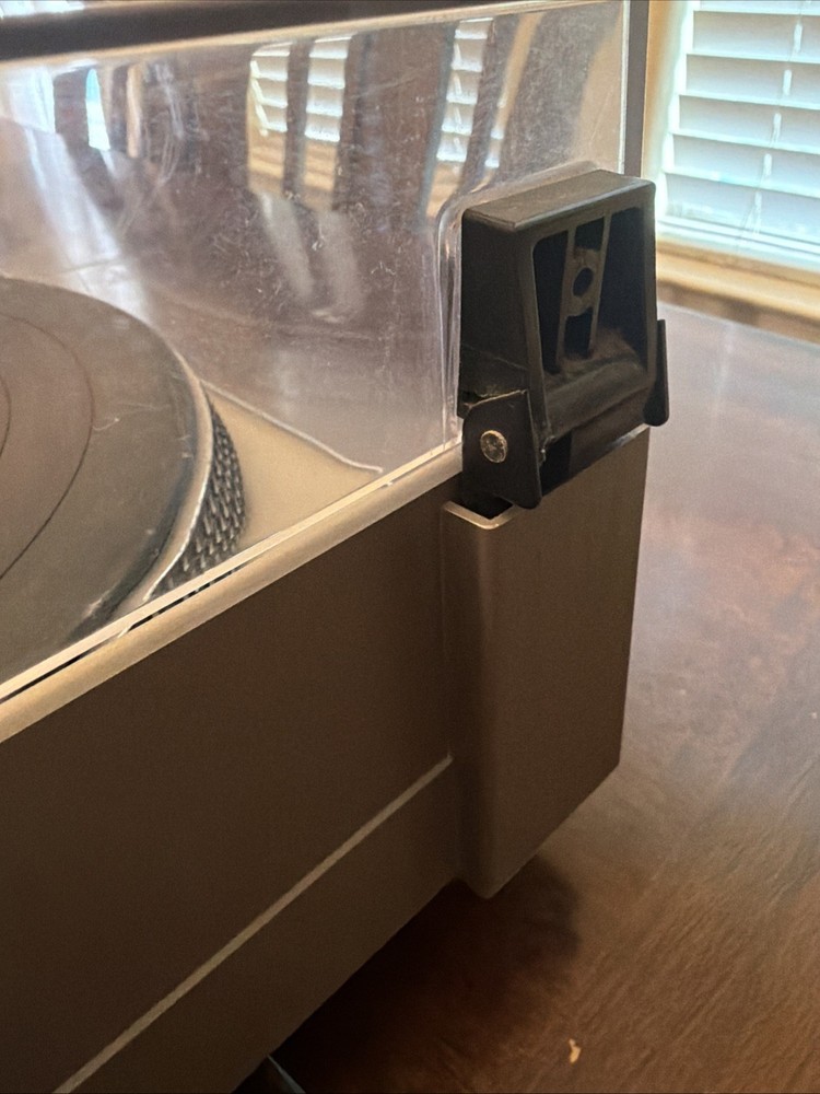 Technics SL-1950 Automatic Direct Drive Turntable Record Player Powers On