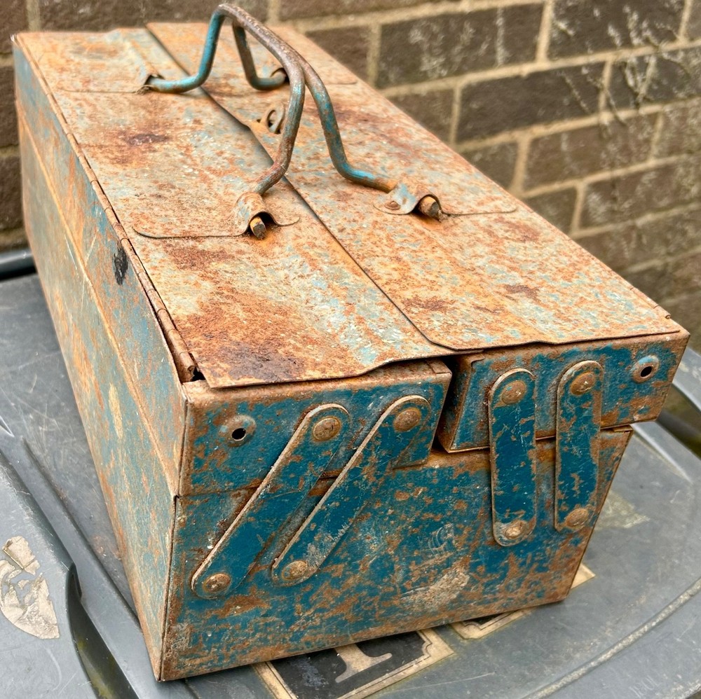 Vintage metal cantilever tool box