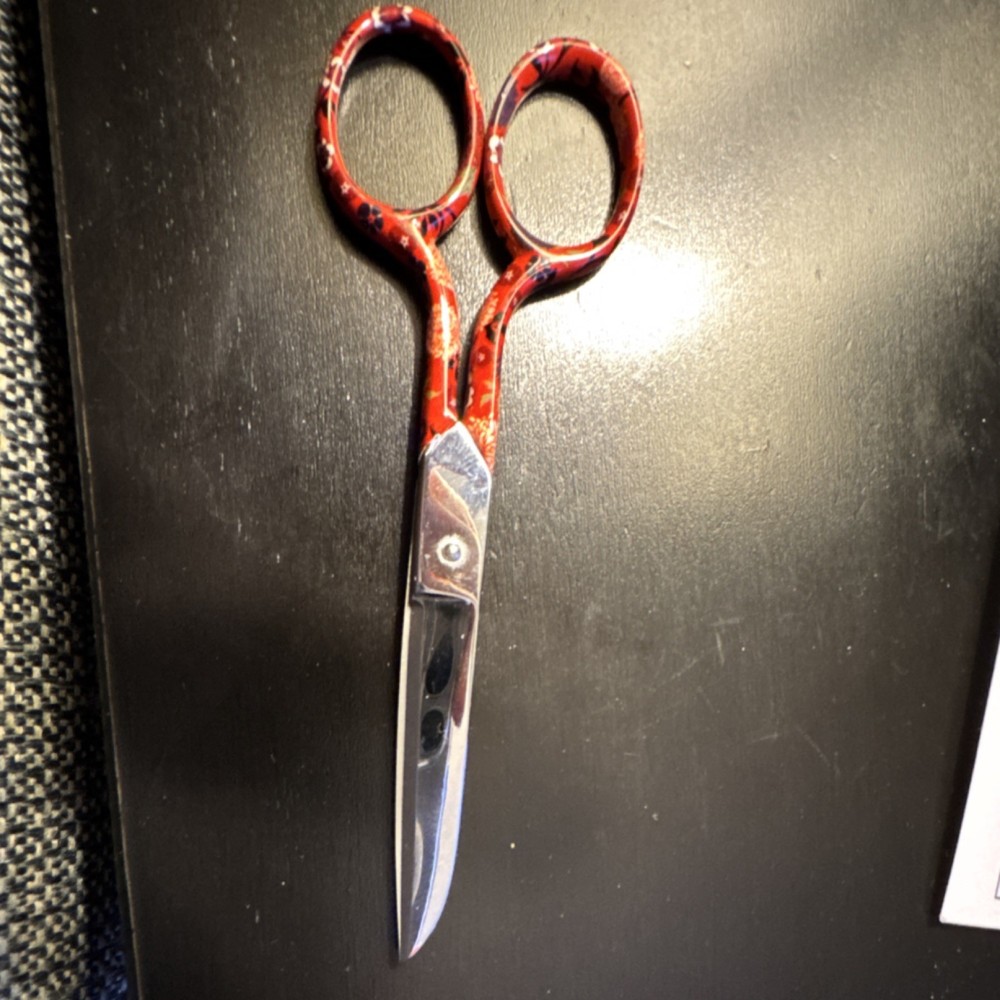 Red Handle 5” Steel Dressmaker Shears Standard Straight Cut Patterned Scissors