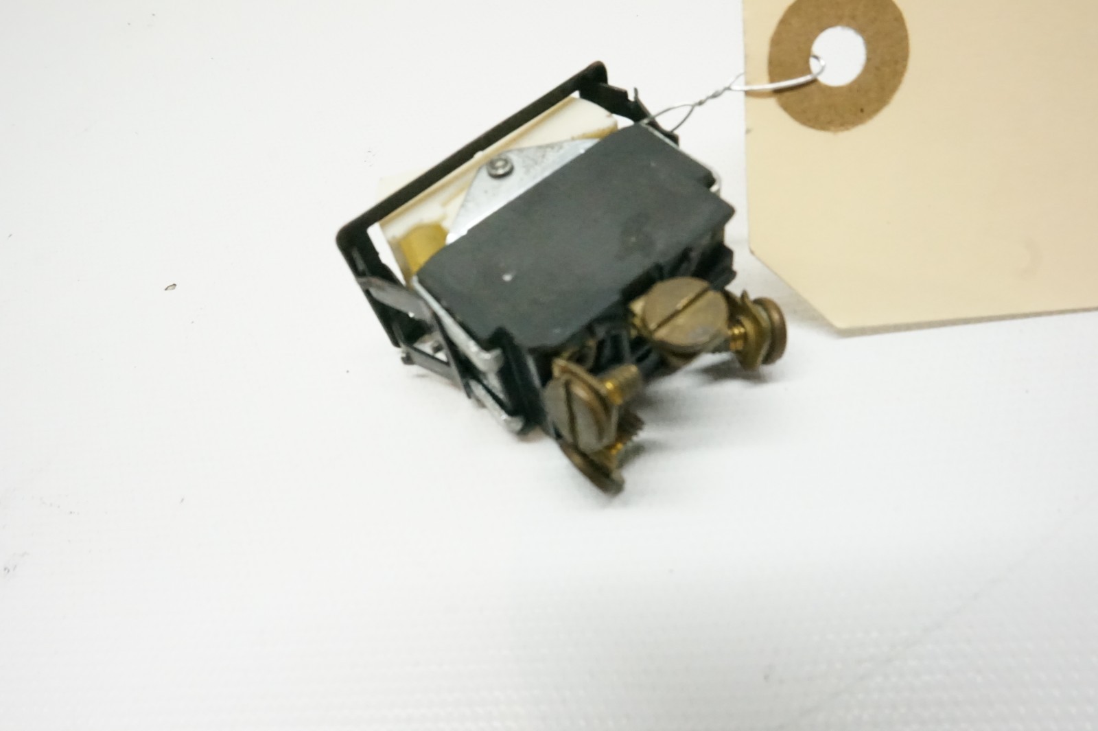 1976 Piper Aztec F PA-23-250 Illuminated Prop De-Ice Switch (28 Volt), 33318-013