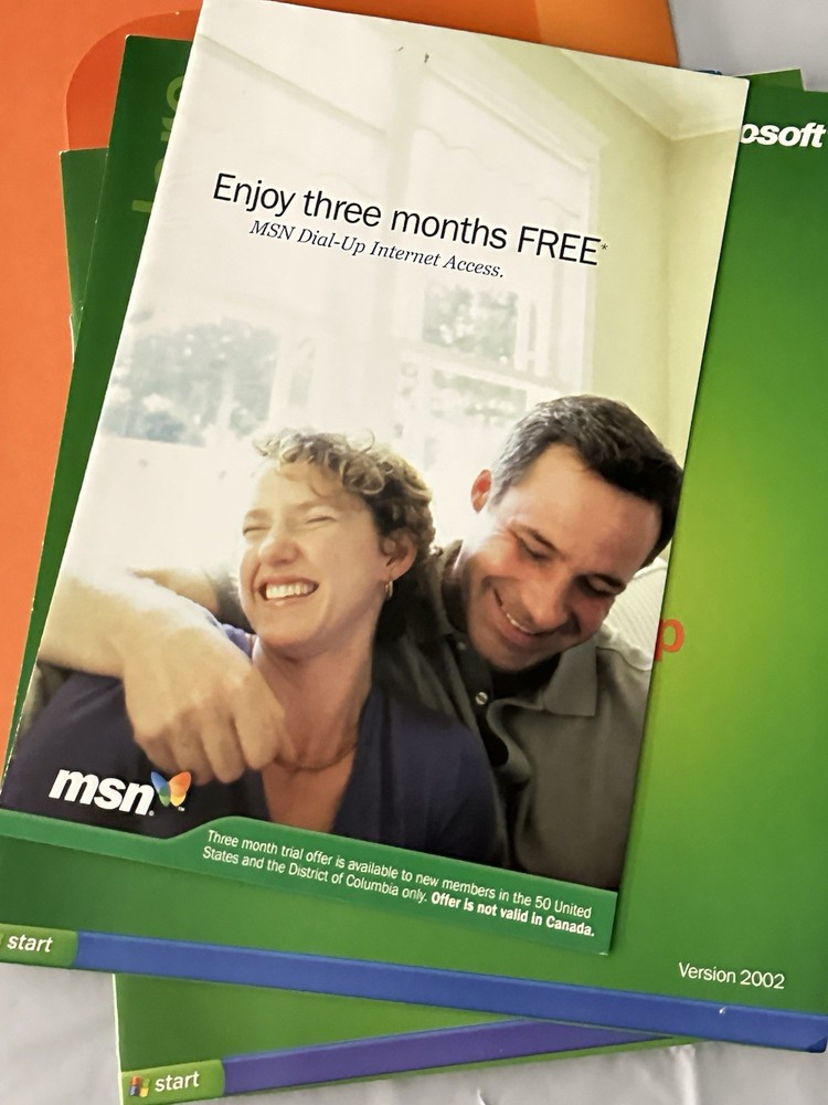 Microsoft Windows XP Home Edition - Full Version with Service Pack 2 CD-ROM