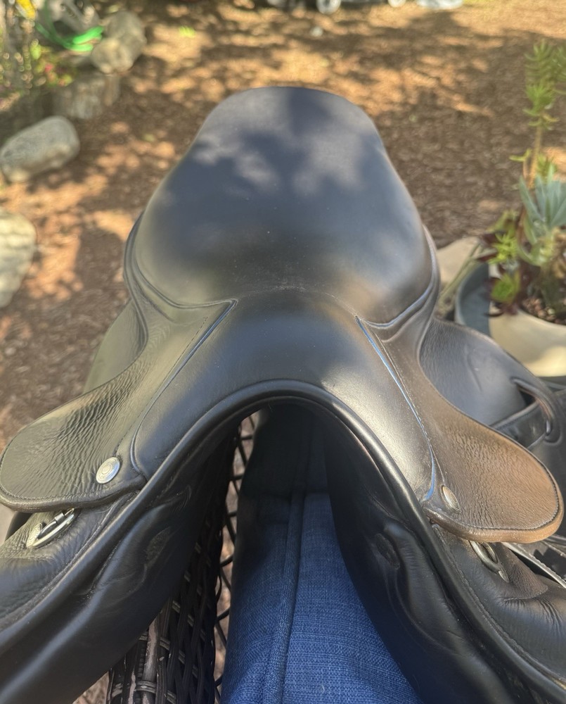 Gravity Jumping/Close Contact English Saddle Black