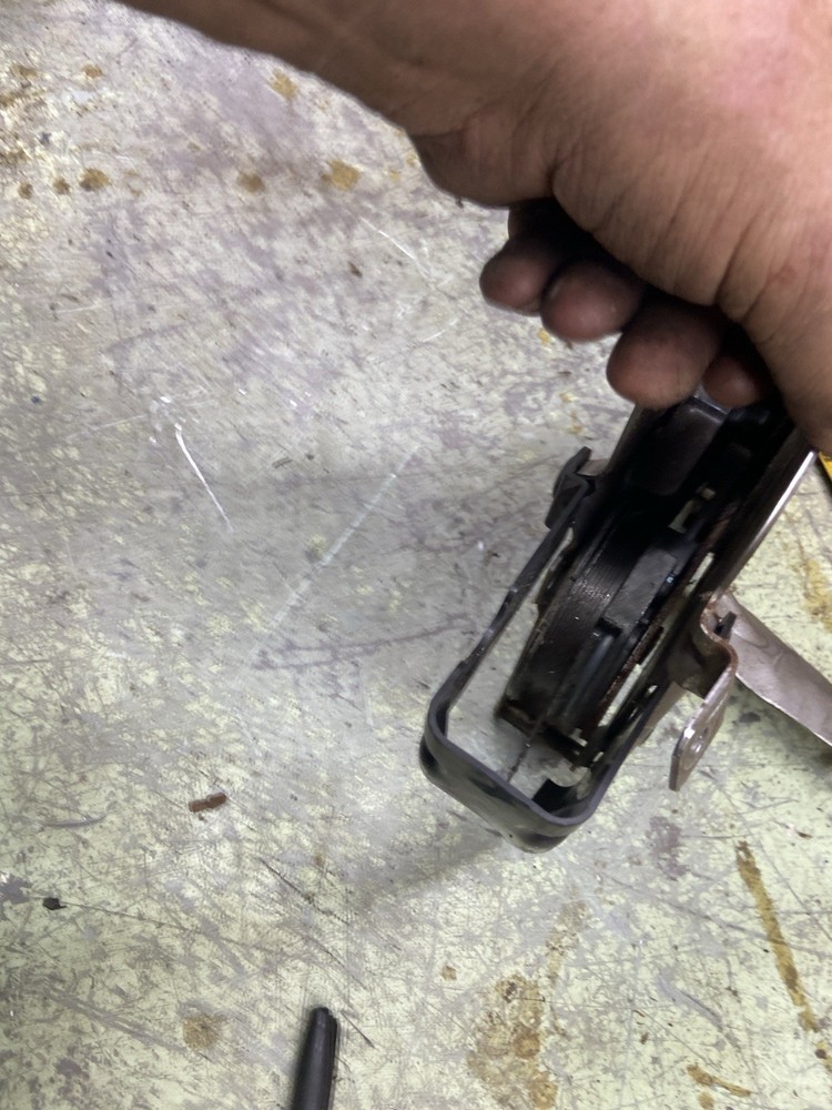 08-12 ESCAPE Park Brake Assembly (release Handle Damaged)