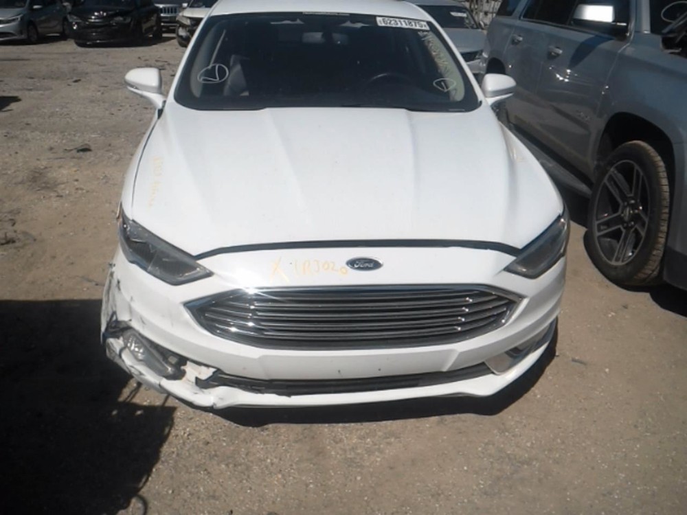 FUSION 2017 High Mounted Stop Light 104920547