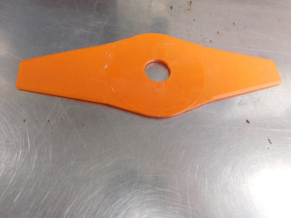 10" TRIMMER GRASS BLADE   ---   BOX 6101 F