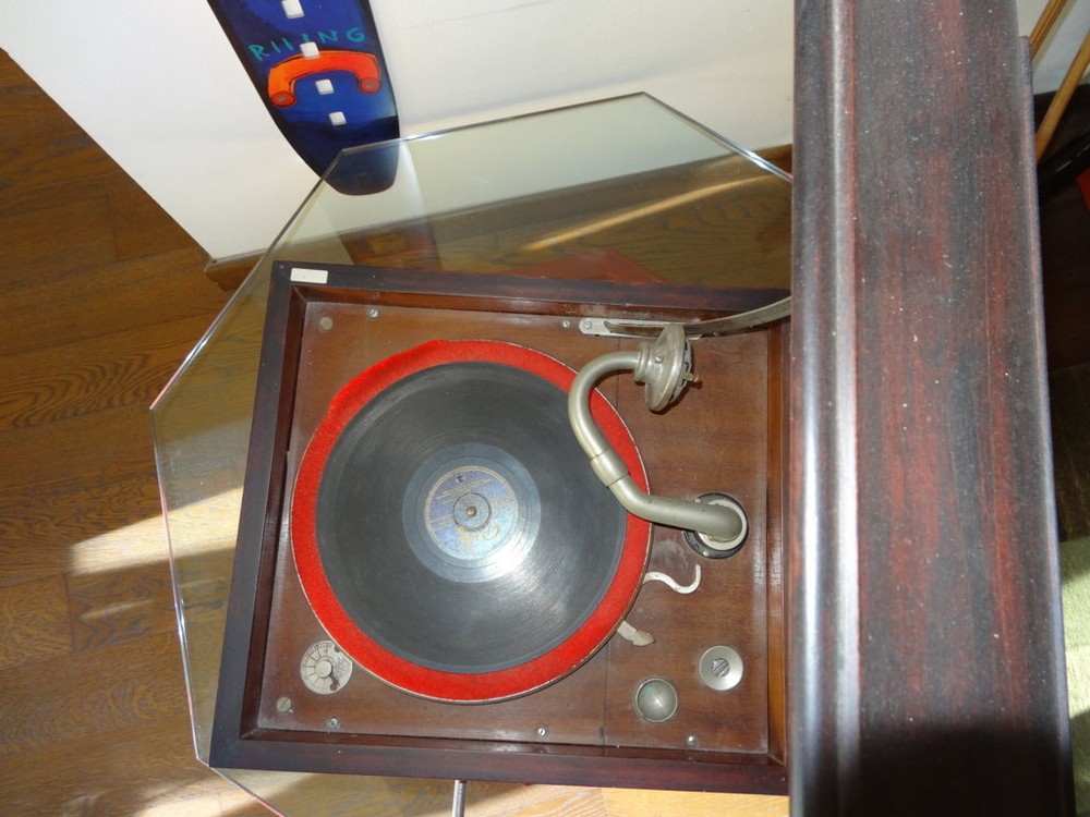 Odeon - Vintage Crank Gramophone