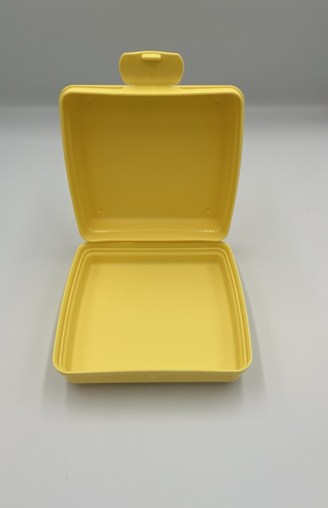 Tupperware Spongebob Squarepants & Gary The Snail Sandwich Keeper 2007