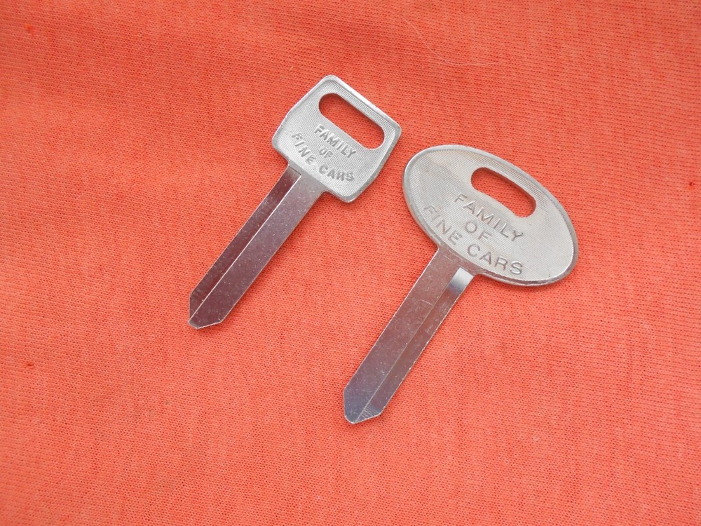 2 FORD MUSTANG ORIGINAL KEY BLANKS 1984 - 1993