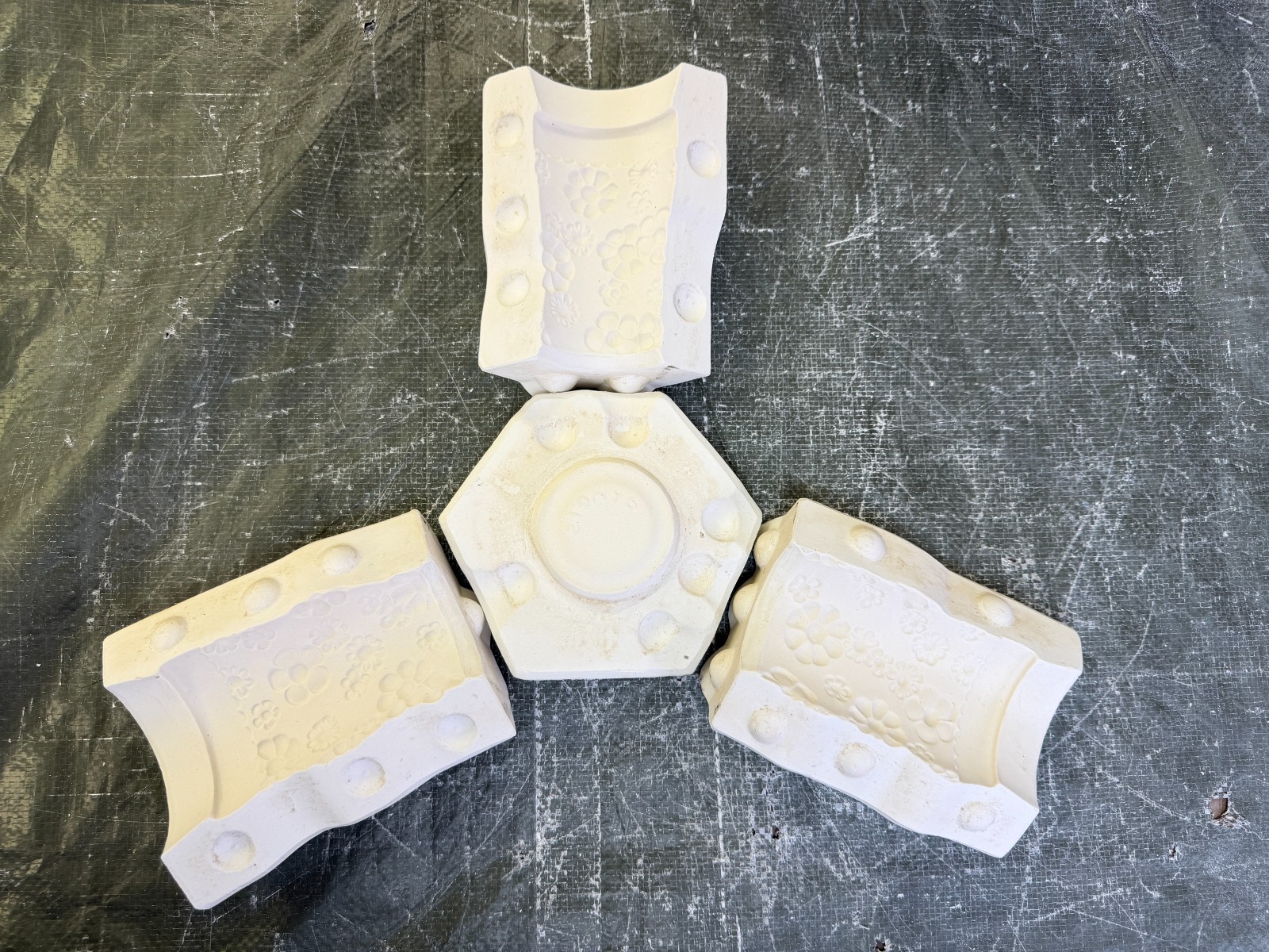 VINTAGE ARNEL'S CERAMIC MOLD #873 DAISY TUMBLER