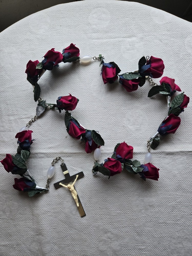 Vintage The Last Rosery Red Roses