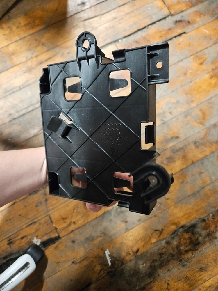 2009-2015 AUDI A4 A5 S5 BODY COMPUTER CONTROL MODULE BCM BCU BRACKET 8K0907461A*