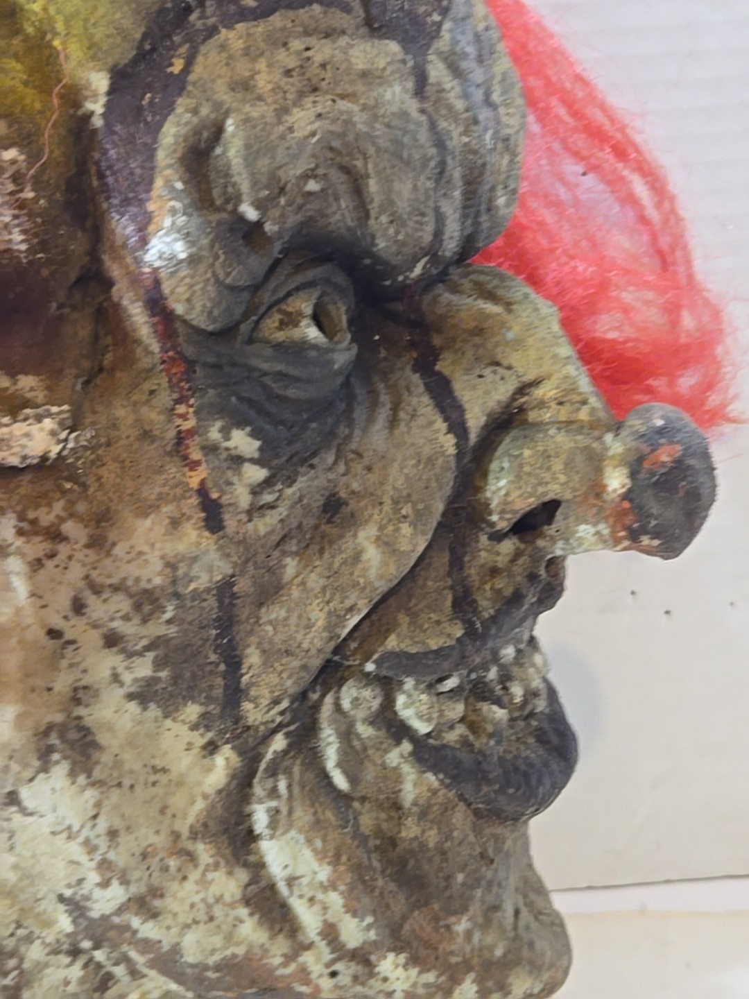 Life Size Decapitated Severed Realistic CLOWN HEAD Halloween Prop Decoration