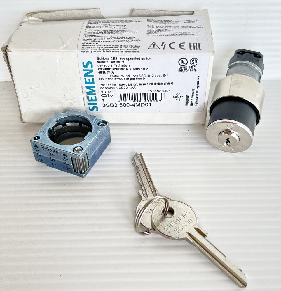 Siemens 3SB3-500-4MD01 Keyed Switch - 2 keys *NEW*