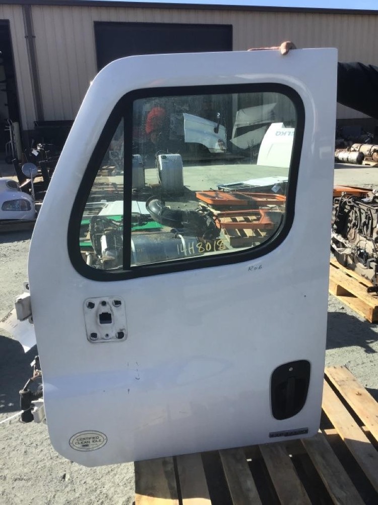 For 2014 FREIGHTLINER CASCADIA 113-125 DOOR ASSEMBLY Left ,  MD