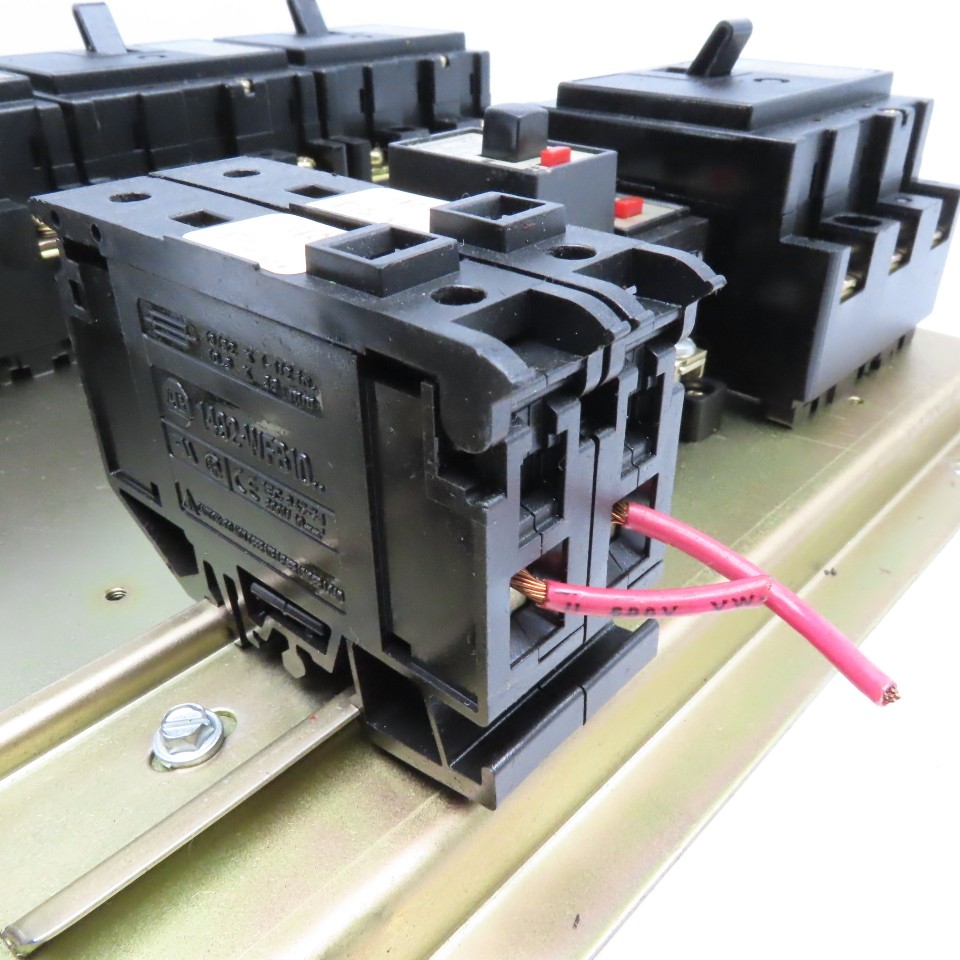 Fuji EA33 EA32 Robot Circuit Breaker Load Assembly 5-30A