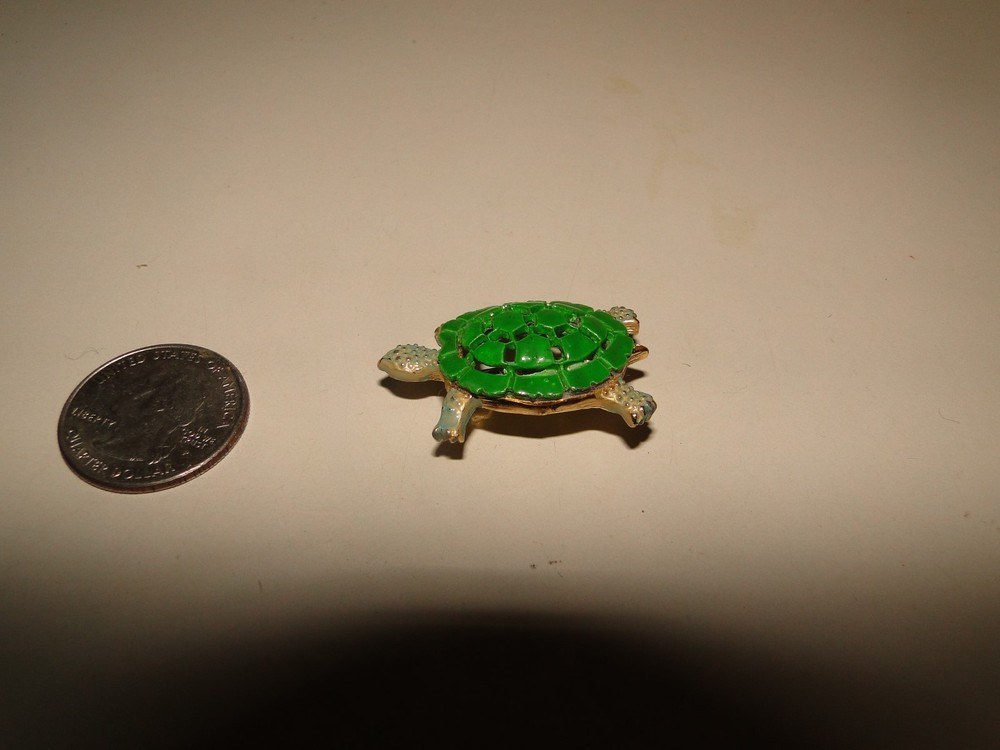 Green Shell Turtle Pin Brooch