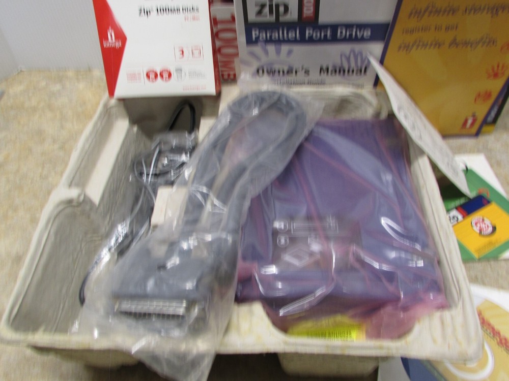 Iomega ZIP 100 External/Parallel Zip Drive Box/Cable/3 Discs, PC, Tested