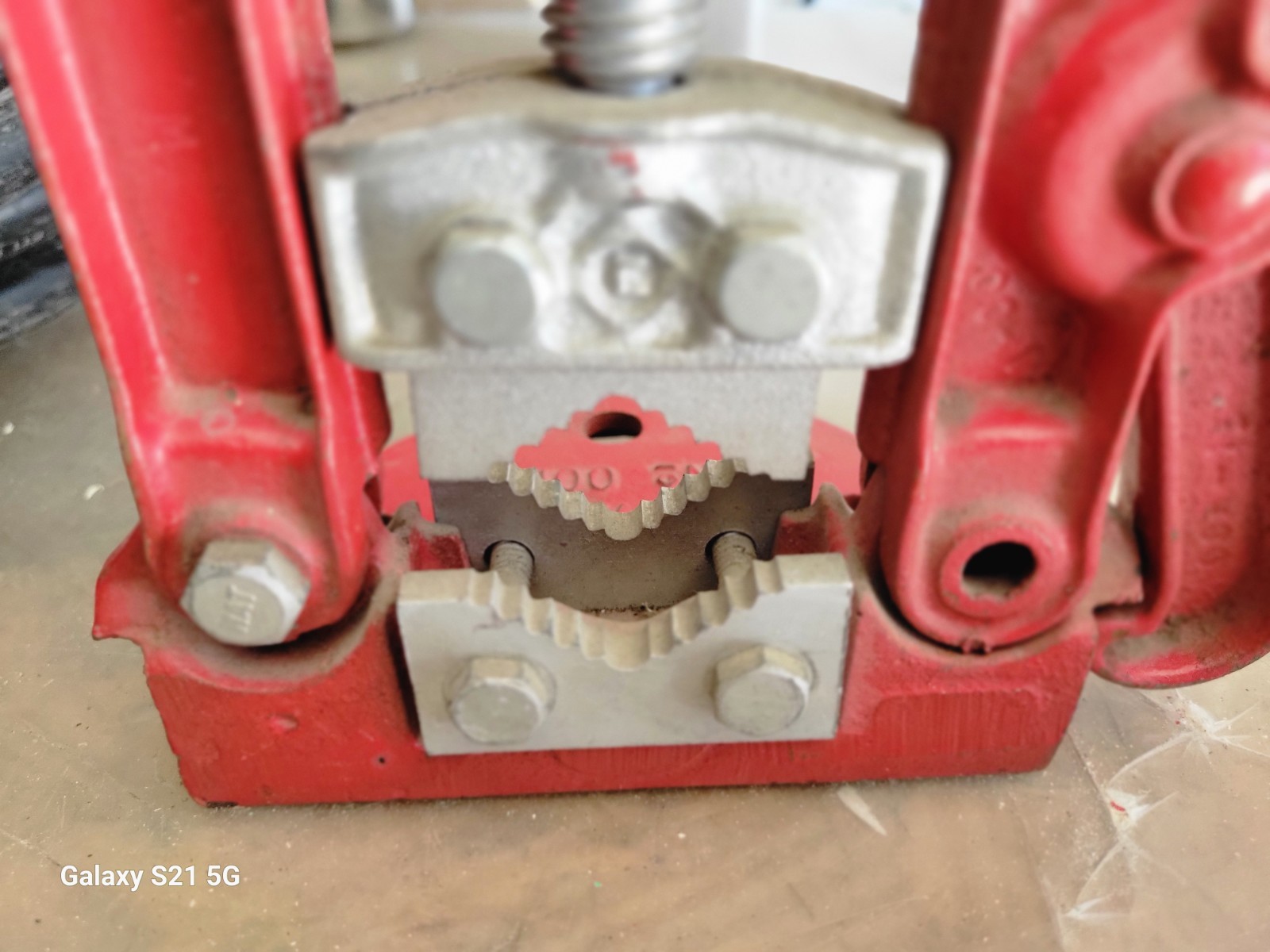 SEARS ~ PIPE VISE ~ Vtg ~ No. 00H ~ 1/8"- 1.5" ~ Craftsman ~ Red