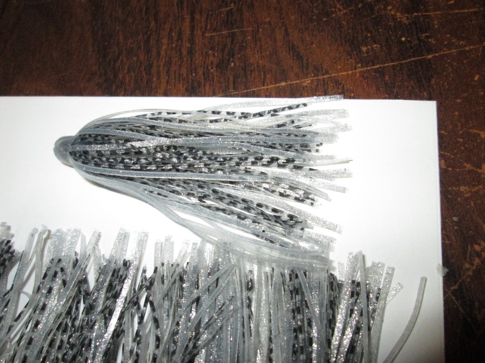 25 - QUICK CHANGE SILICONE RUBBER SKIRTS - 3" LONG - SILVER AND BLACK,,
