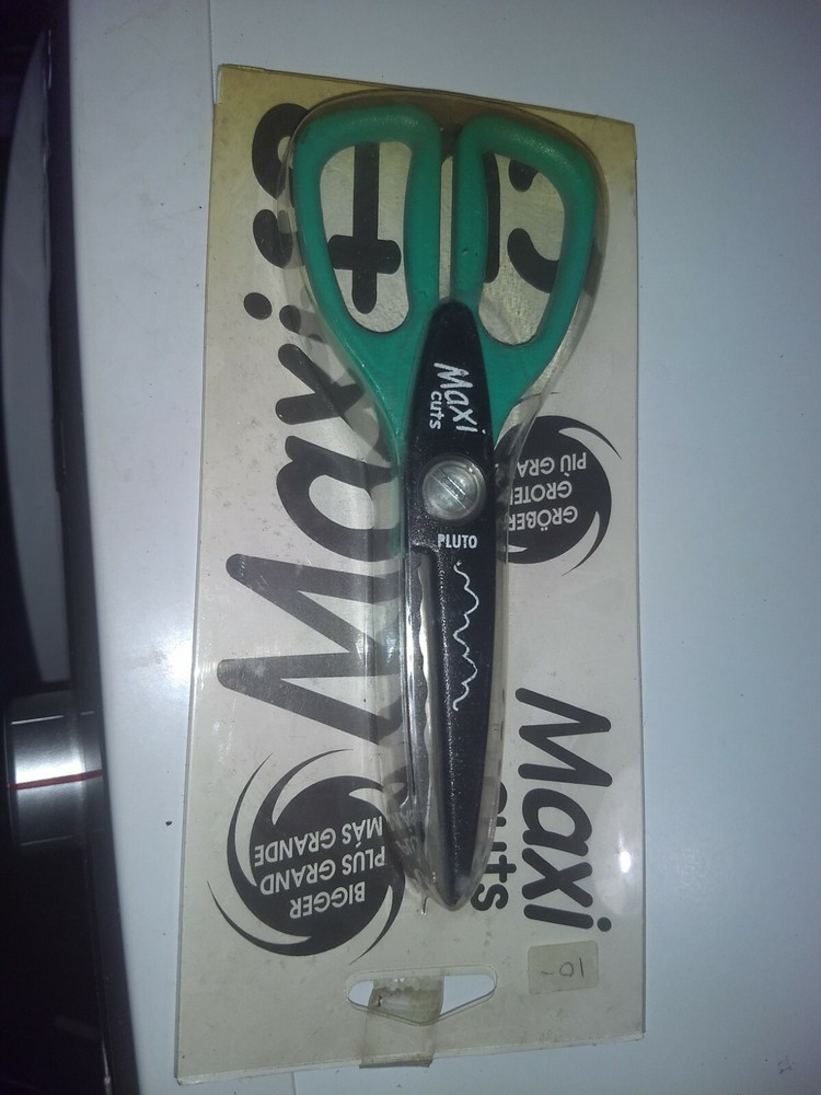 MAXI CUTS SCISSORS FOR CRAFTS ETC NEW PLUTO   (E)