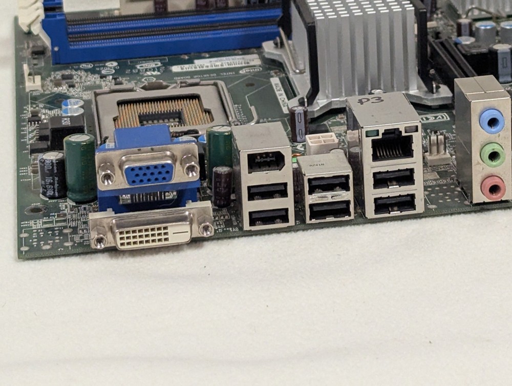 Intel® Desktop Board Bearlake SOCKET 775PIN D82085-802 IO SHIELD E210882
